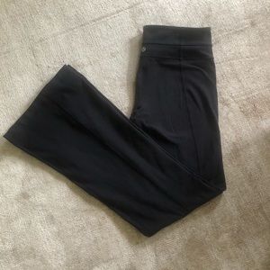 Lululemon Groove pant size 8 in black